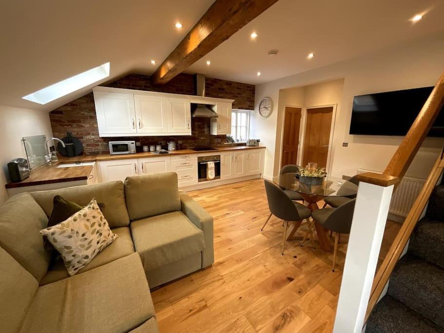 Apt D In Old Grade 2 Converted Farmhouse Market Weighton Luaran gambar